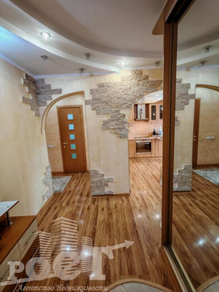 3-комн квартира Кирова, 148